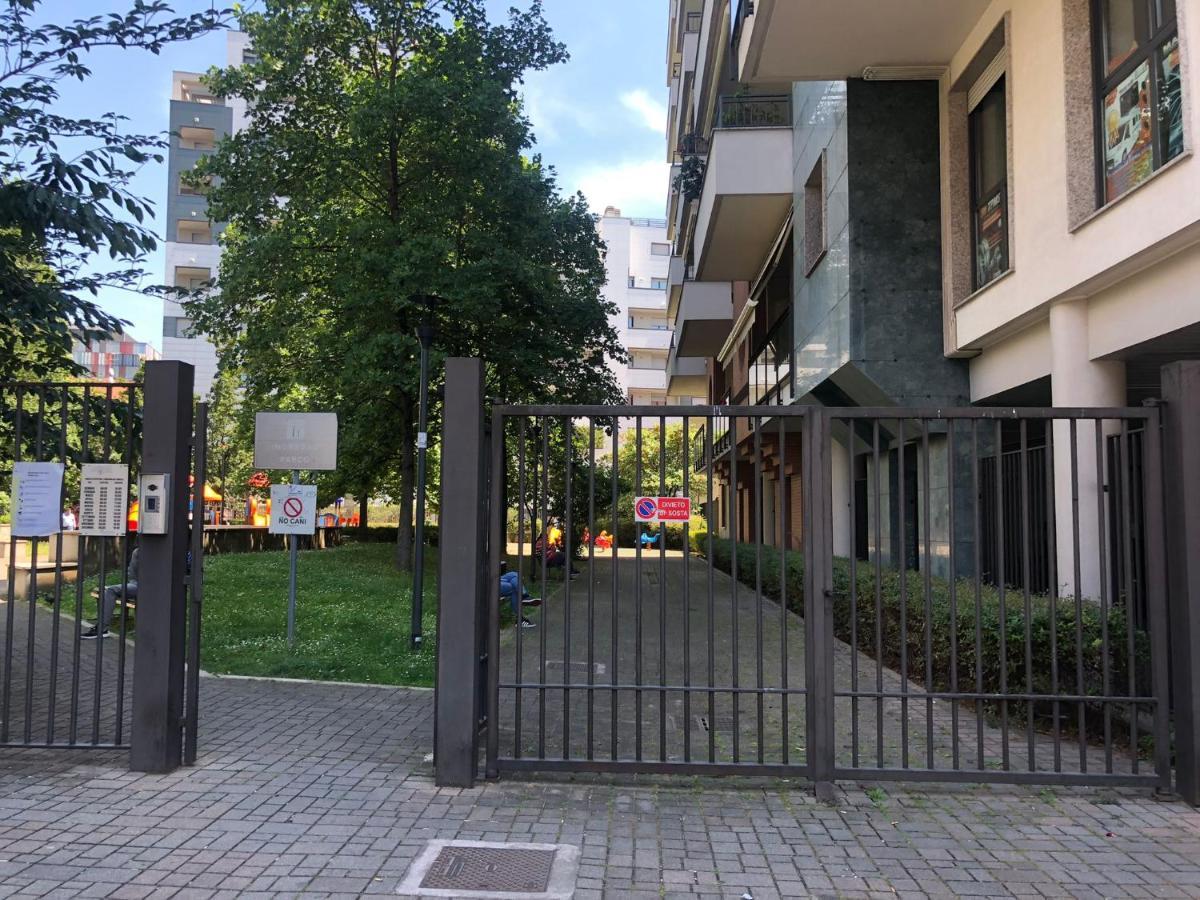 Appartamento Sulla Metro 3 Gialla Maciachini Mediolan Zewnętrze zdjęcie