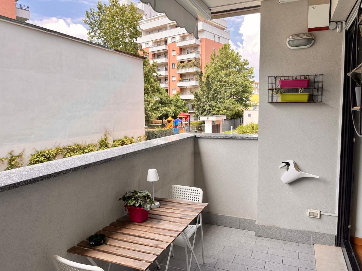 Appartamento Sulla Metro 3 Gialla Maciachini Mediolan Zewnętrze zdjęcie